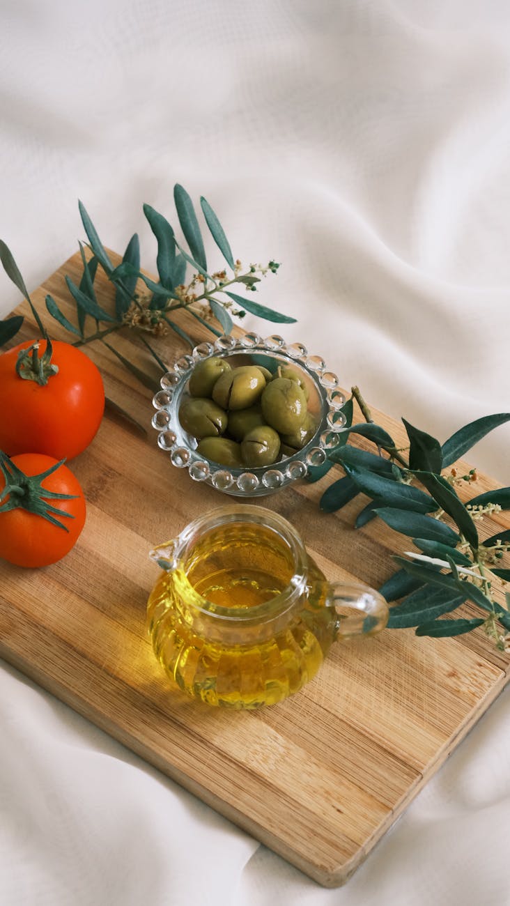 A Mediterranean meal with vegetables and grains